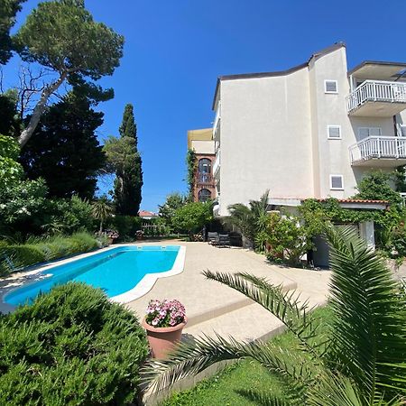Villa Flora Kaštela Extérieur photo
